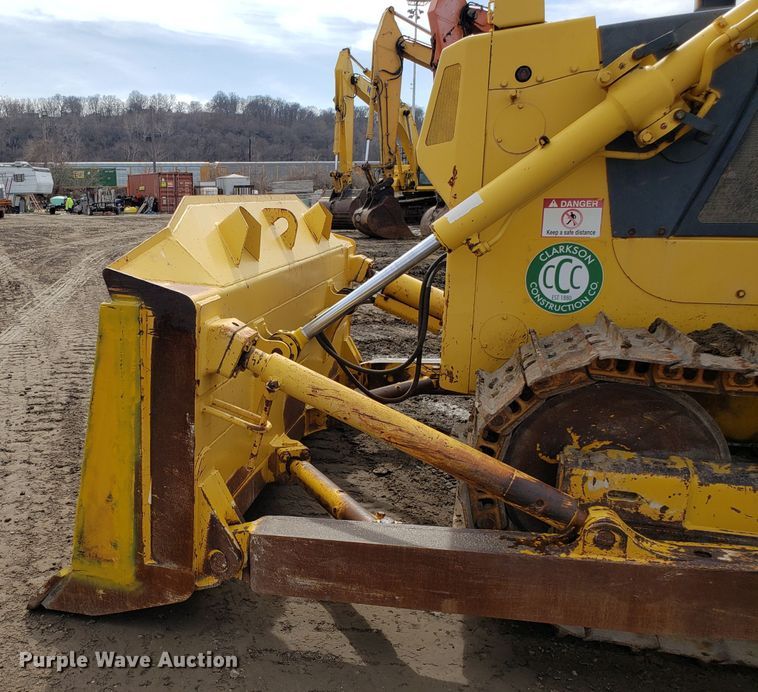 image for item DH5770 2002 Komatsu D87E-2 dozer