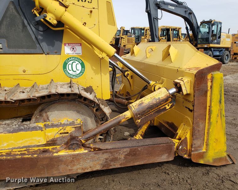image for item DH5770 2002 Komatsu D87E-2 dozer