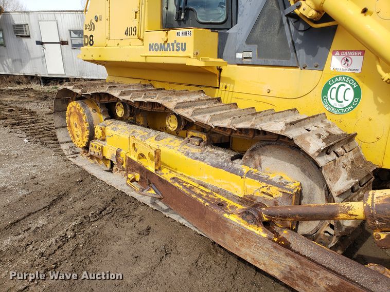 image for item DH5770 2002 Komatsu D87E-2 dozer