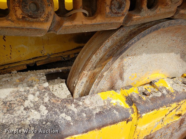 image for item DH5770 2002 Komatsu D87E-2 dozer