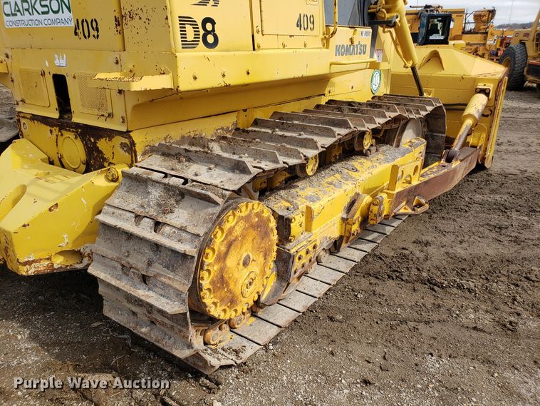 image for item DH5770 2002 Komatsu D87E-2 dozer