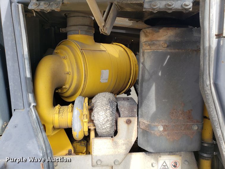 image for item DH5770 2002 Komatsu D87E-2 dozer