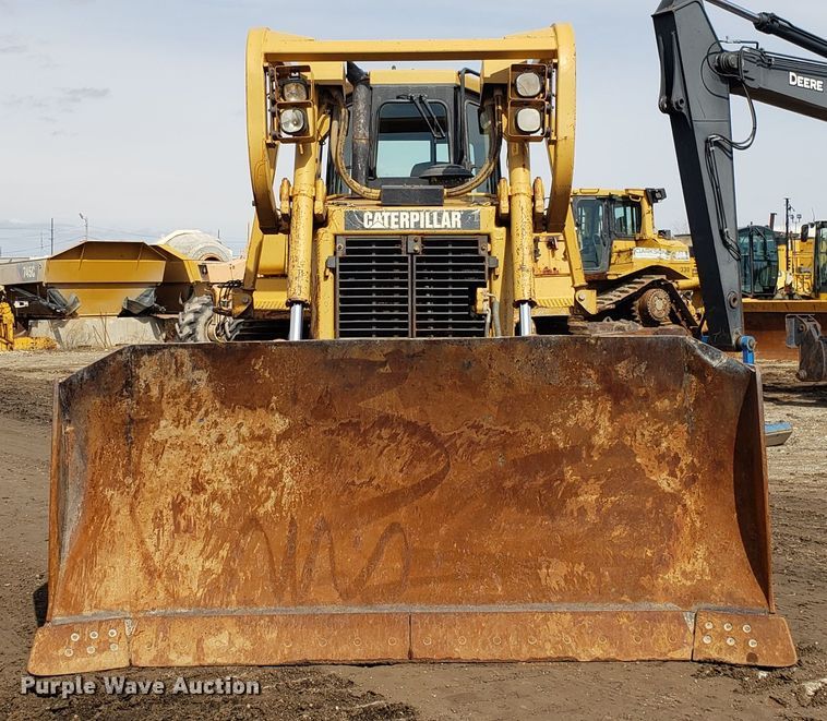 image for item DH5771 2001 Caterpillar D6R XL dozer