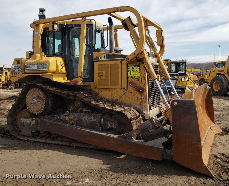 image for item DH5771 2001 Caterpillar D6R XL dozer