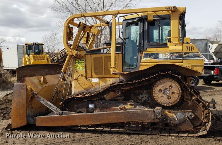 image for item DH5771 2001 Caterpillar D6R XL dozer