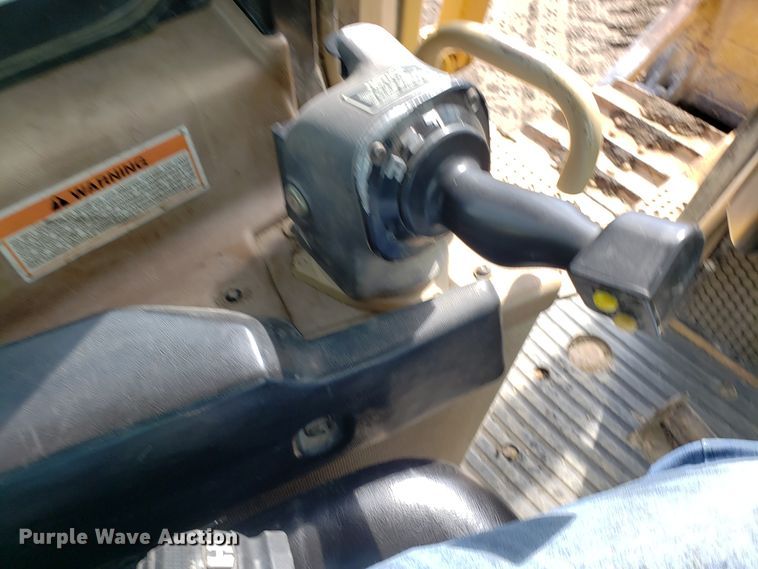 image for item DH5771 2001 Caterpillar D6R XL dozer