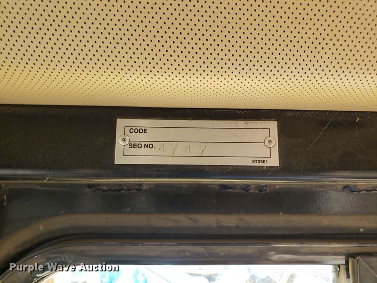 image for item DH5771 2001 Caterpillar D6R XL dozer