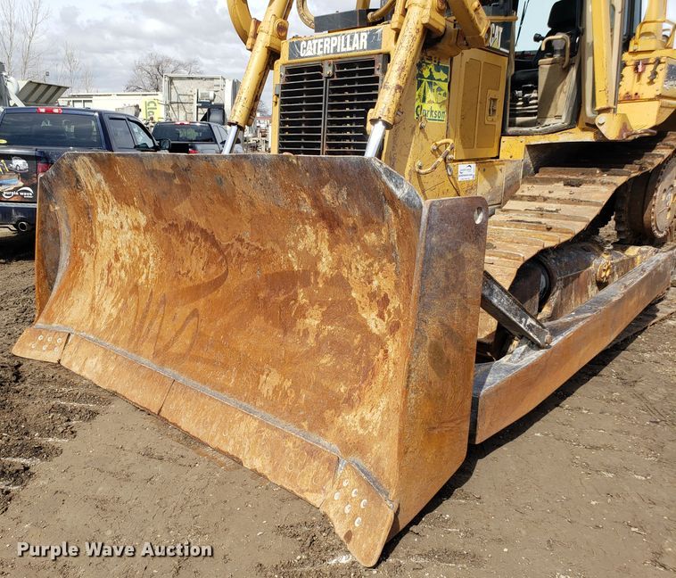 image for item DH5771 2001 Caterpillar D6R XL dozer