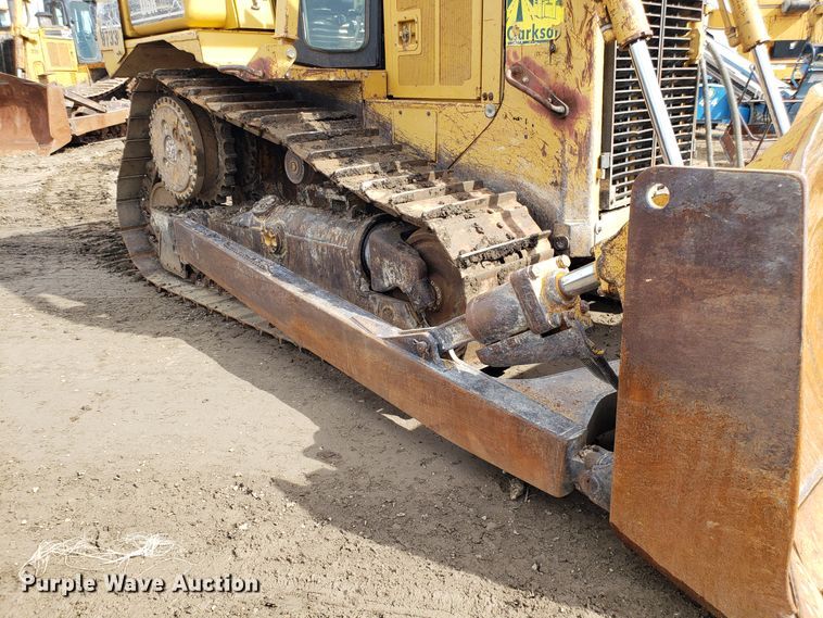 image for item DH5771 2001 Caterpillar D6R XL dozer