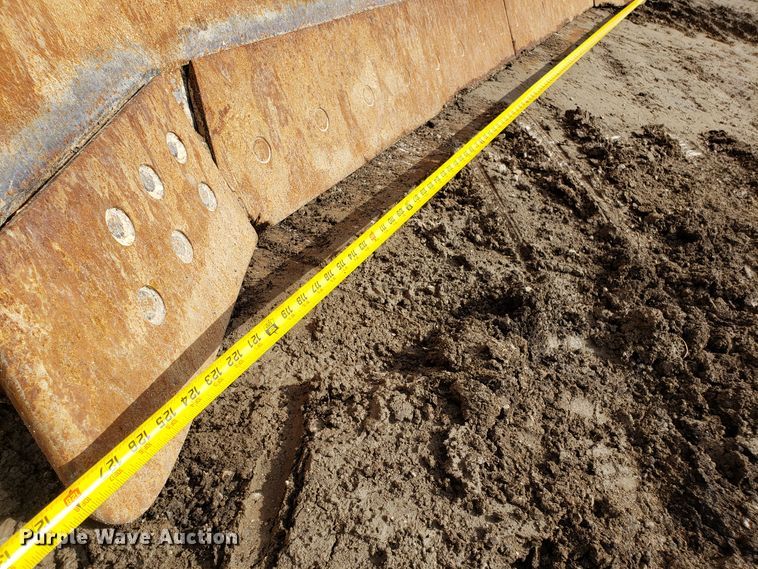 image for item DH5771 2001 Caterpillar D6R XL dozer