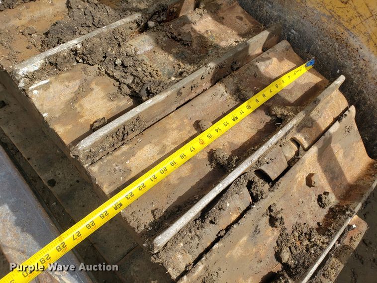 image for item DH5771 2001 Caterpillar D6R XL dozer