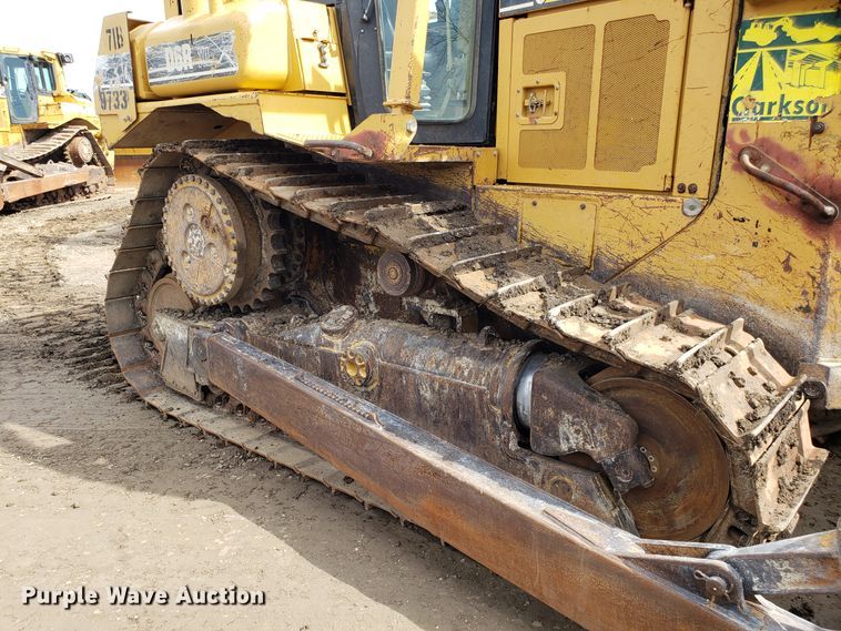 image for item DH5771 2001 Caterpillar D6R XL dozer