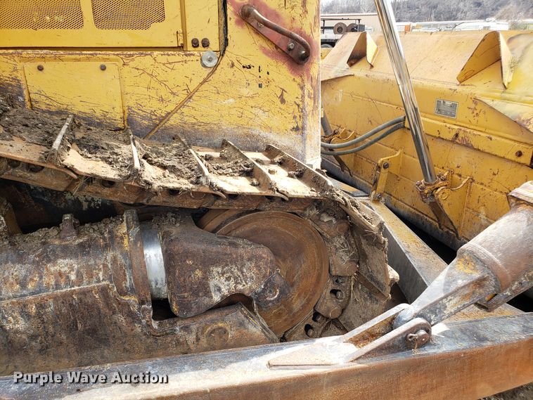 image for item DH5771 2001 Caterpillar D6R XL dozer