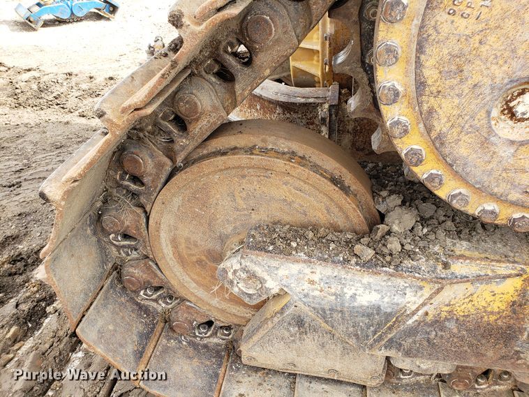 image for item DH5771 2001 Caterpillar D6R XL dozer