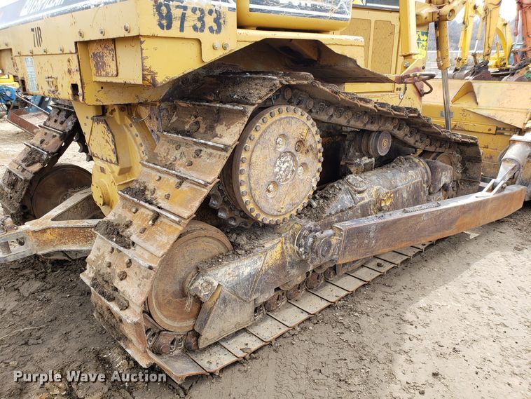 image for item DH5771 2001 Caterpillar D6R XL dozer