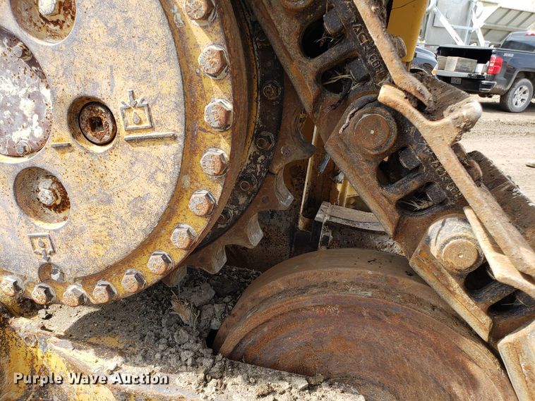 image for item DH5771 2001 Caterpillar D6R XL dozer