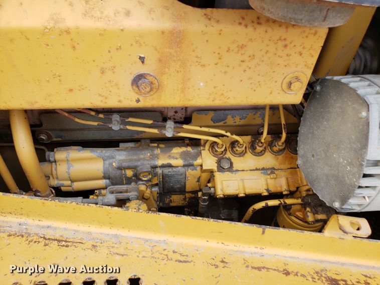 image for item DH5771 2001 Caterpillar D6R XL dozer