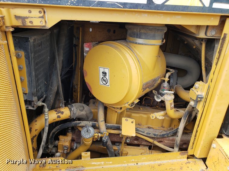 image for item DH5771 2001 Caterpillar D6R XL dozer