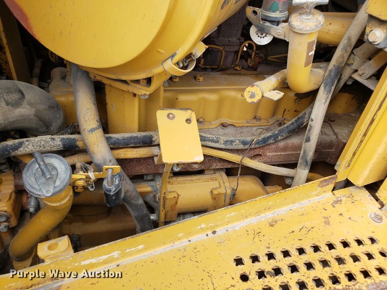 image for item DH5771 2001 Caterpillar D6R XL dozer