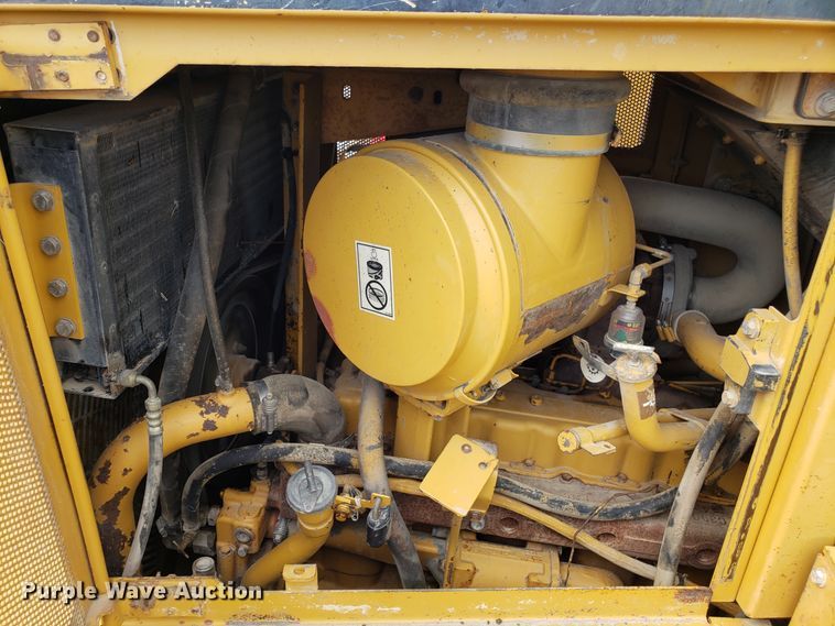 image for item DH5771 2001 Caterpillar D6R XL dozer
