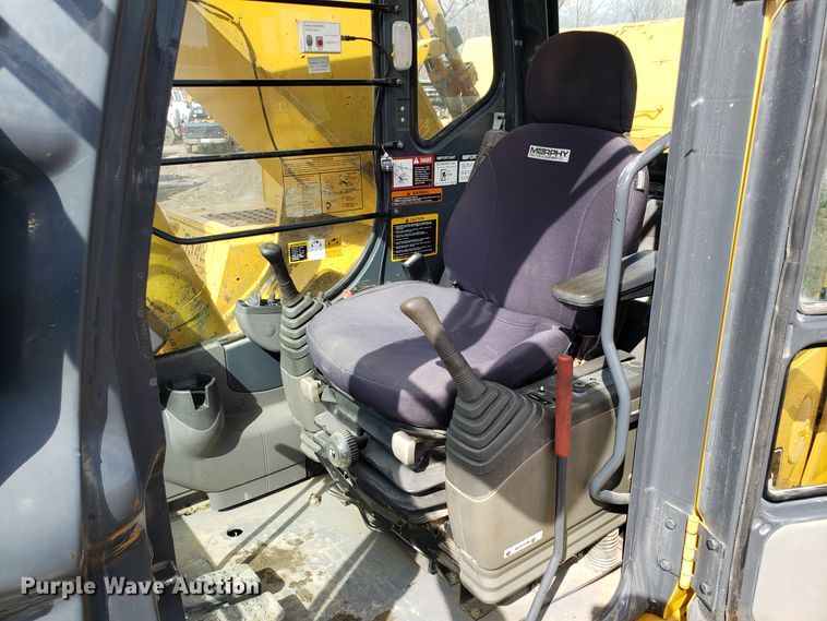 image for item DH5772 2005 John Deere 450C LC excavator