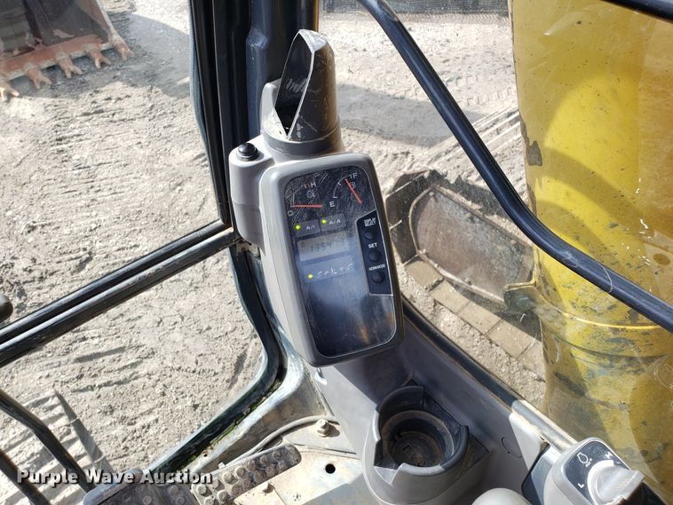 image for item DH5772 2005 John Deere 450C LC excavator