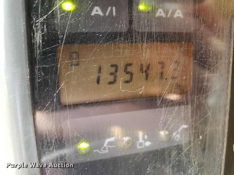 image for item DH5772 2005 John Deere 450C LC excavator