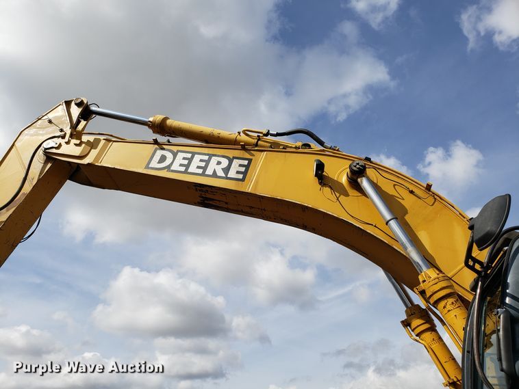 image for item DH5772 2005 John Deere 450C LC excavator