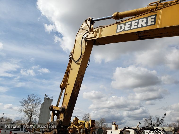 image for item DH5772 2005 John Deere 450C LC excavator