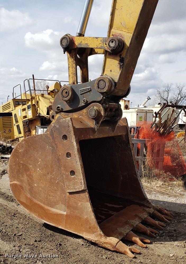 image for item DH5772 2005 John Deere 450C LC excavator