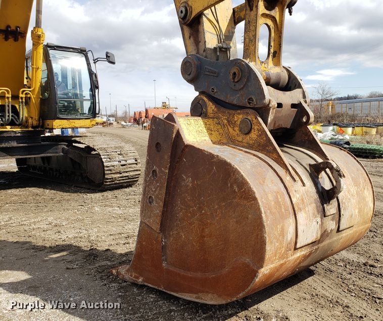 image for item DH5772 2005 John Deere 450C LC excavator