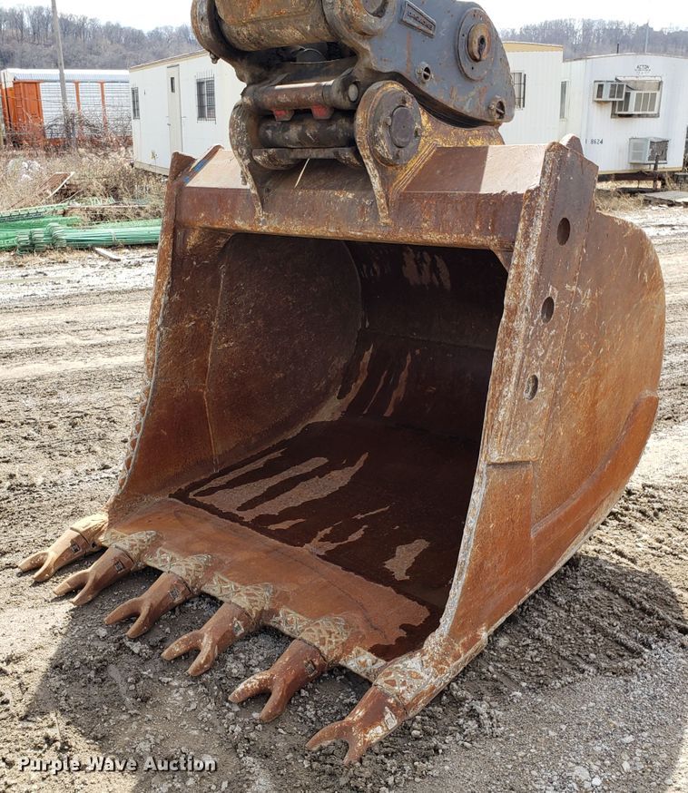 image for item DH5772 2005 John Deere 450C LC excavator