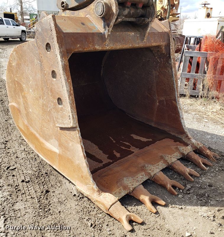 image for item DH5772 2005 John Deere 450C LC excavator