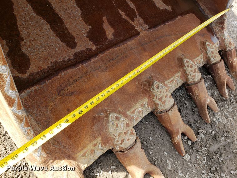 image for item DH5772 2005 John Deere 450C LC excavator