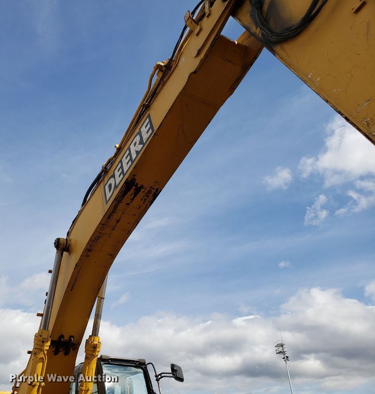 image for item DH5772 2005 John Deere 450C LC excavator