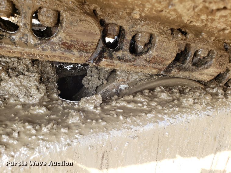 image for item DH5772 2005 John Deere 450C LC excavator