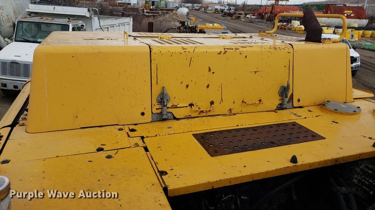 image for item DH5772 2005 John Deere 450C LC excavator