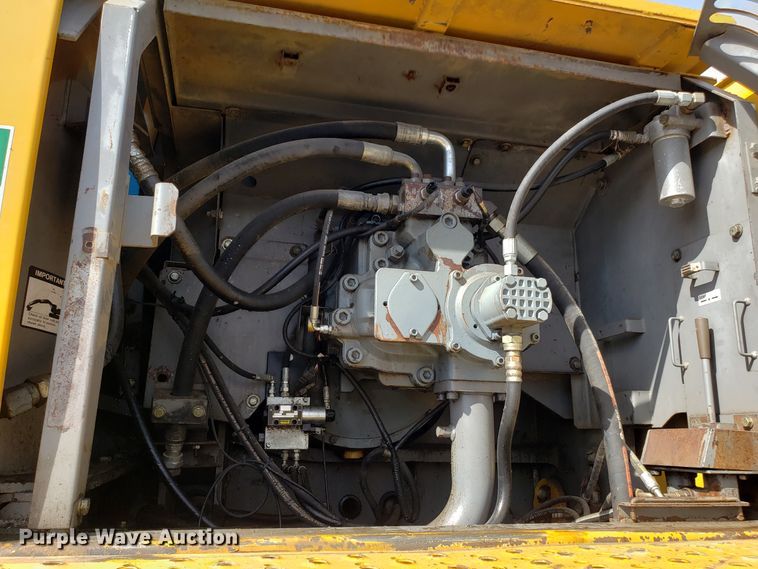 image for item DH5772 2005 John Deere 450C LC excavator