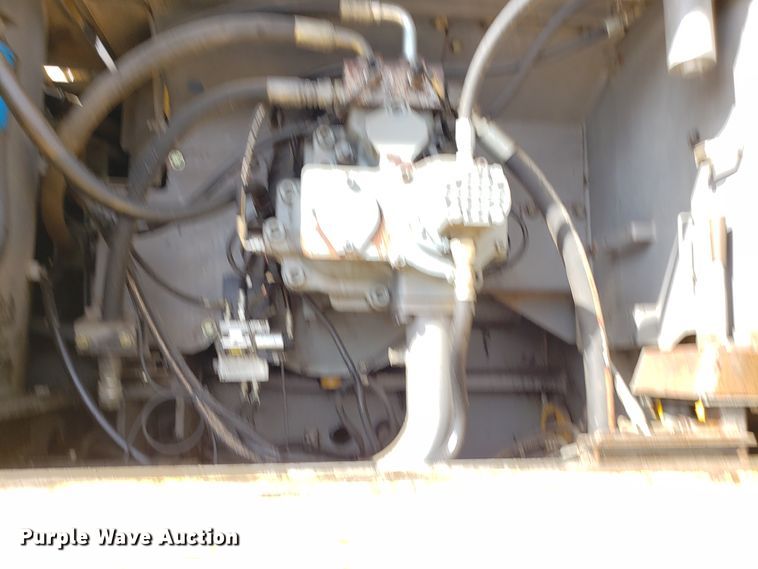 image for item DH5772 2005 John Deere 450C LC excavator