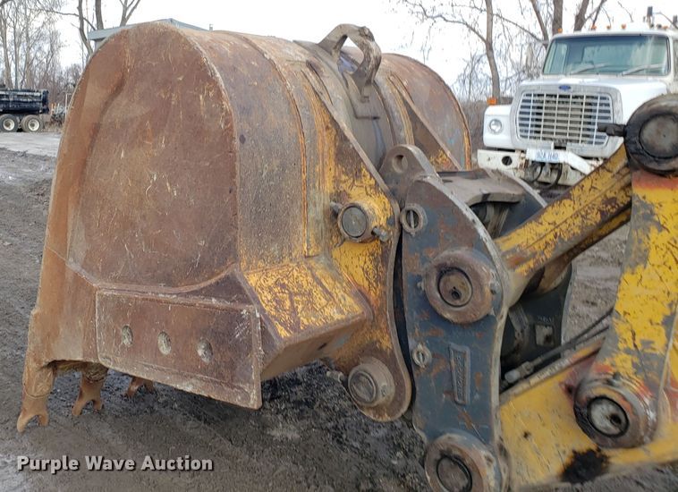 image for item DH5772 2005 John Deere 450C LC excavator