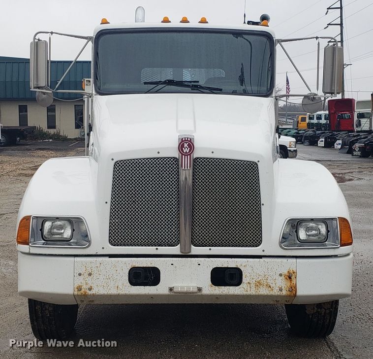 image for item DH5779 2005 Kenworth T300 utility truck