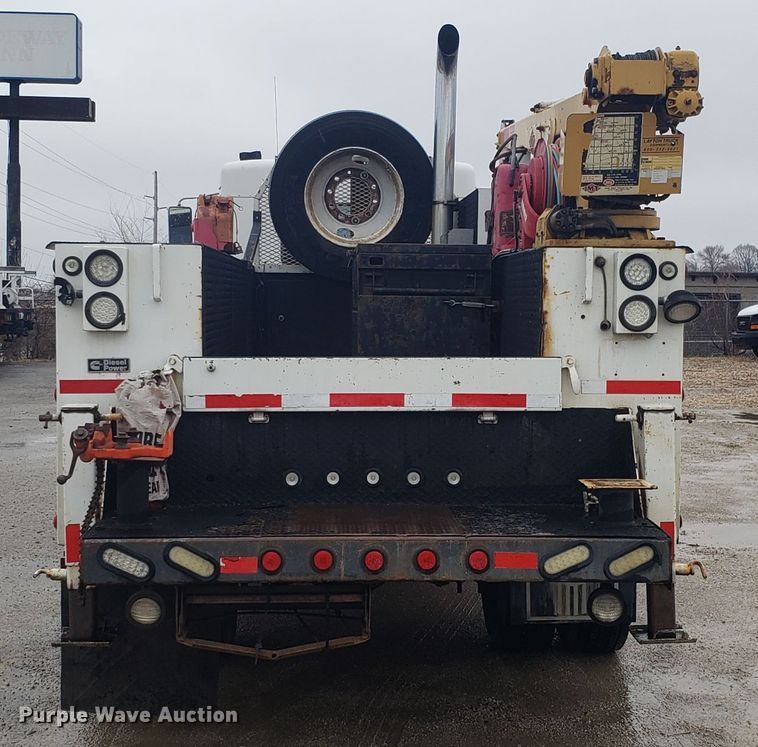 image for item DH5779 2005 Kenworth T300 utility truck