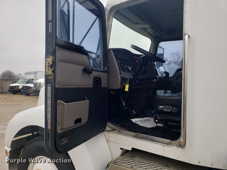 image for item DH5779 2005 Kenworth T300 utility truck