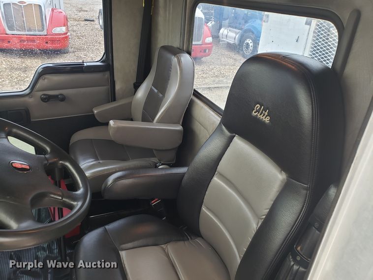 image for item DH5779 2005 Kenworth T300 utility truck