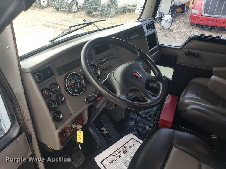 image for item DH5779 2005 Kenworth T300 utility truck