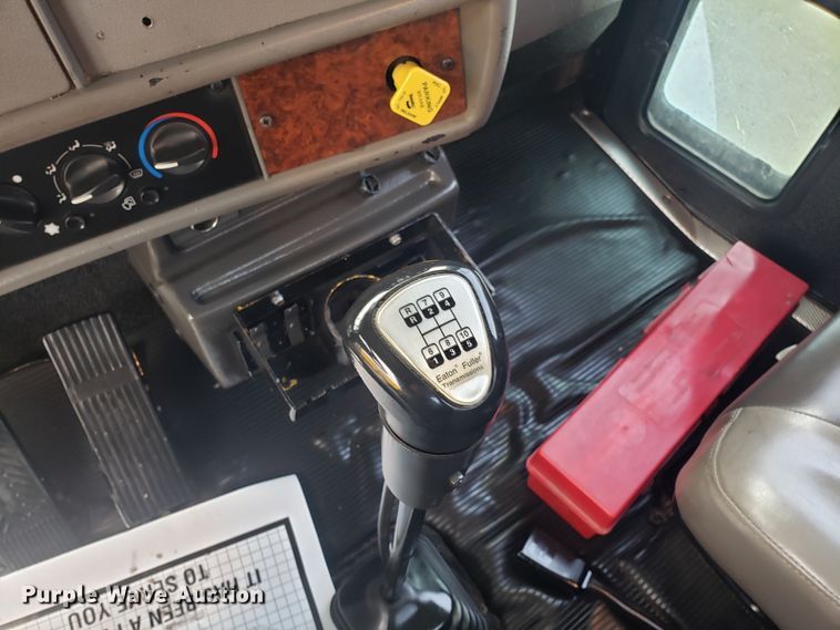 image for item DH5779 2005 Kenworth T300 utility truck