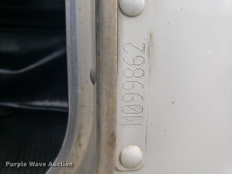 image for item DH5779 2005 Kenworth T300 utility truck