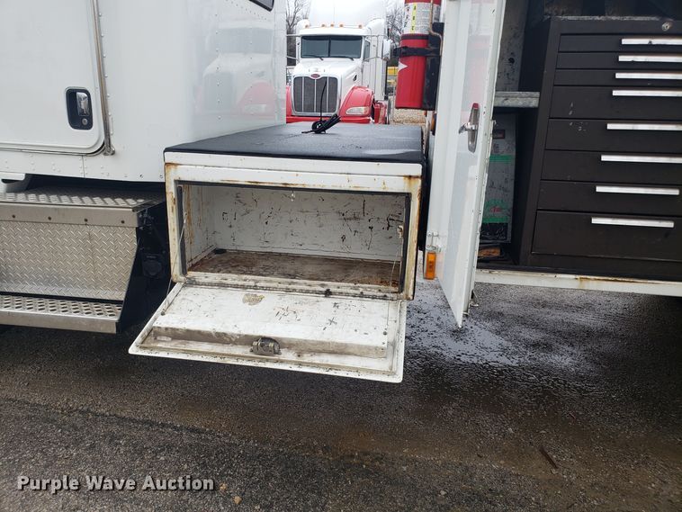 image for item DH5779 2005 Kenworth T300 utility truck