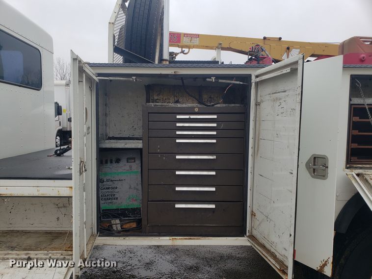 image for item DH5779 2005 Kenworth T300 utility truck