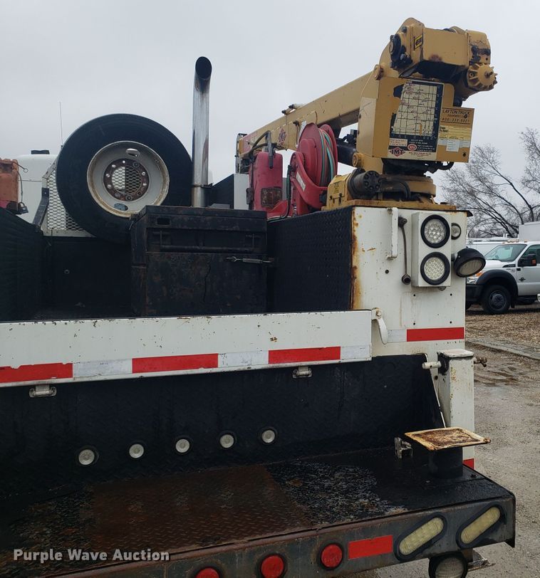 image for item DH5779 2005 Kenworth T300 utility truck